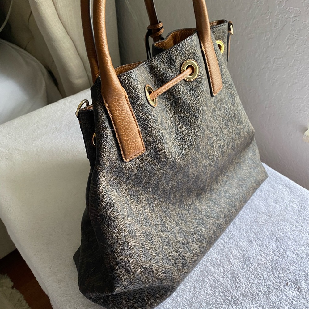 Handbag - Picture 3 of 8